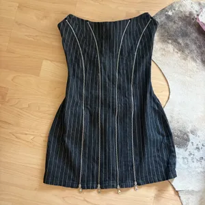 WITH‎ JEAN Mirabel Pinstripe Dress Black Mini Zipper Size Small thumbnail 3