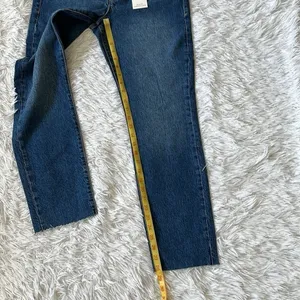 NWT Good American Good classic Skinnyish fit hi rise Women’s Jeans size 10/30 thumbnail 6