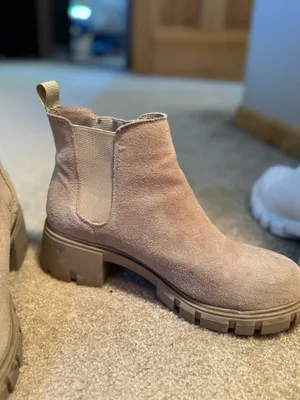 Steve Madden Chelsea Boots Suede Cream thumbnail 4