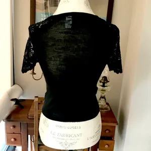 Divided by H&M Black Lace Sleeve T Shirt Sz S thumbnail 3