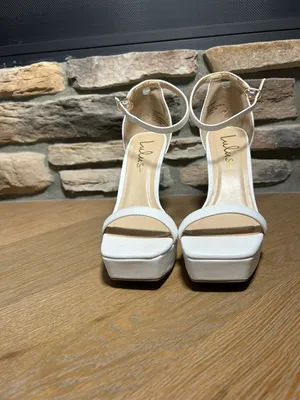 Lulus Size 7.5  bridal engagement heels thumbnail 5