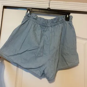 Hope's paper bag shorts thumbnail 2