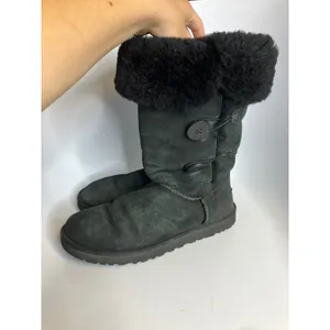 UGG Bailey Button Triplet Boots Womens 8 Black Good‎ Suede Shearling Mid Calf thumbnail 3