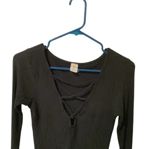 Me to We Black Crisscross Front Long Sleeve Top thumbnail 8