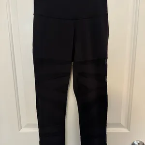 Lululemon leggings size  4 black thumbnail 2