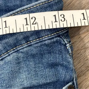 Gap True Skinny Distressed Jeans Size 0 / 25R Medium Wash EUC thumbnail 10