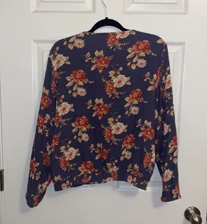 American Eagle Outfitters Blouse thumbnail 2