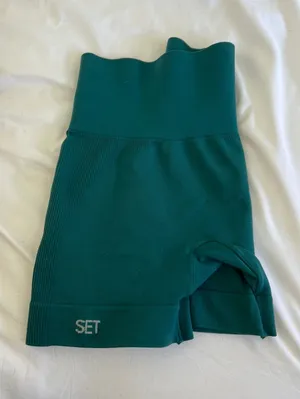 Set active ripped shorts thumbnail 1
