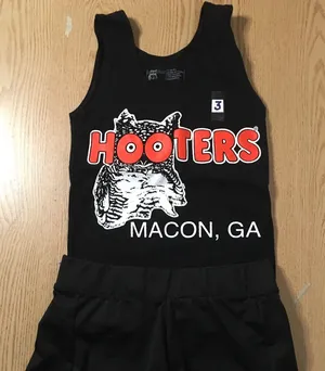 B27 #3 Hooters Girl Worn Uniform Tank/Shorts from Macon Georgia Size Xs/Xxs thumbnail 1