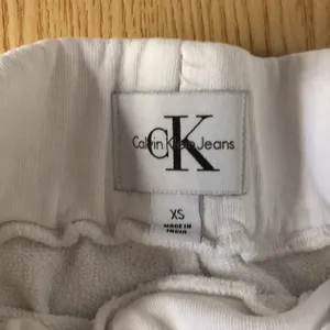 Calvin Klein Sweatshirt Material Shorts Pockets White Size XSmall/Small thumbnail 5