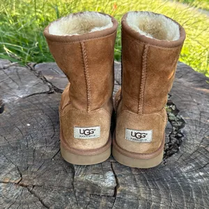 UGG Australia Classic Short suede Boots size 6 thumbnail 4