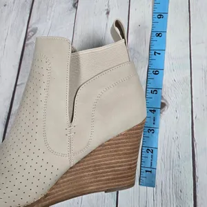 DV by Dolce Vita Gerdy Beige‎ Perforated Wedge Booties Womens 9 Vegan Leather thumbnail 9