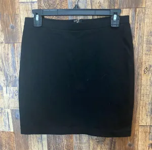 Forever 21 short black skirt size large thumbnail 1