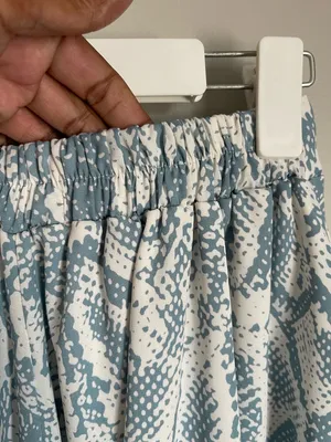 PANTS STORE | Blue & White Snake-Print Ruffle Hem Skater Shorts Sz S thumbnail 4