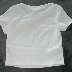 Princess Polly El Basico Cropped Tee in White Size 8 New with tag thumbnail 13