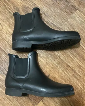 The Gap Womens Size 8 Chelsea Black Rubber Ankle Rain Boots Booties 6”H Tall thumbnail 1