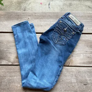 Rock Revival Alivia Jeans 27 Bootcut Dark Wash Embellished Flap Pocket‎ thumbnail 3
