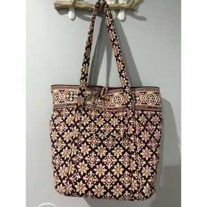 Vera Bradley Retired Medallion Shoulder Tote Burgundy Lunch Bag‎ Wristlet thumbnail 2