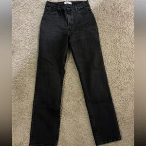 Abercrombie & Fitch Ultra High Rise 90s Straight Jean thumbnail 2