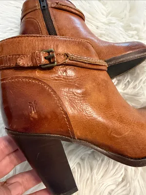 FRYE Distressed Women's brown Leather Ankle Booties with Side Zip size 6B thumbnail 2