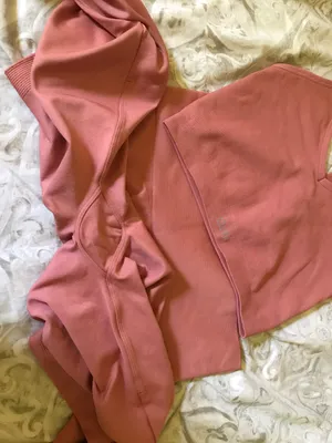 Set Active & OUAI Leggings & Matching Bra thumbnail 2