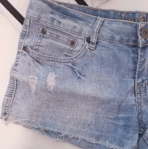 🌶 Beautiful Washed Denim Shorts Size 28 thumbnail 3