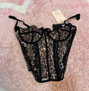 SHEIN Leopard and Black Lace Bustier thumbnail 1