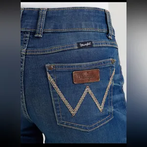 WRANGLER RETRO® MAE MID RISE BOOTCUT JEAN in Vivianna 11x30 thumbnail 5
