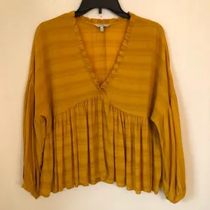 Lucky Brand Loose Fit Ruffle Edge Top Blouse M Long Sleeve thumbnail 1