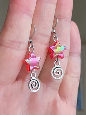 Handmade star & swirl dangle earrings⭐️❤️ thumbnail 4