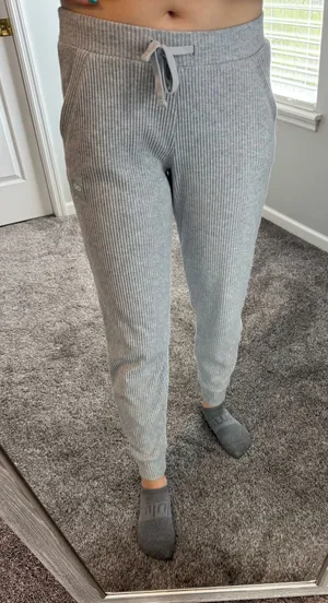 Alo Muse Sweatpants thumbnail 2