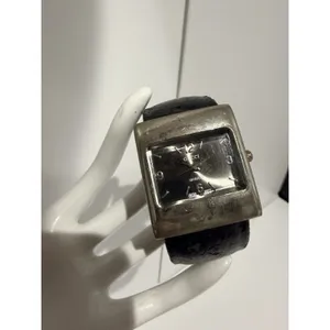 Vintage 1990s Gucci 7800 Black‎ Leather Cuff Watch Needs New Cuff & Battery thumbnail 5