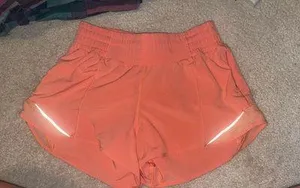 Lululemon Hotty Hot High-Rise 2.5" thumbnail 1