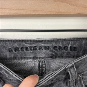 American Eagle Mom Jeans Women’s Size 4 Regular Gray Black Denim Straight Leg thumbnail 4