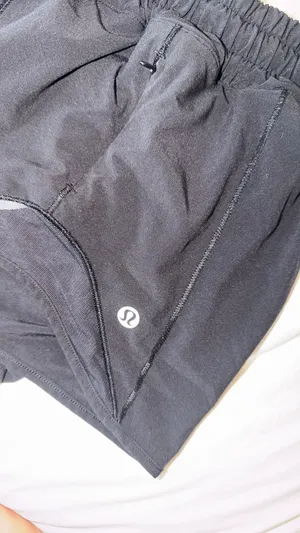 Lululemon Hotty Hot Shorts 2.5" thumbnail 2