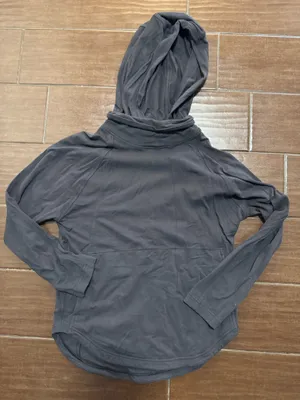 Lululemon Pullover thumbnail 1