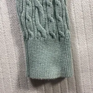 Abercrombie & Fitch Women’s M Green Cable Knit Crewneck Sweater Long Sleeve thumbnail 4