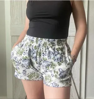 Levi’s Sweat Shorts  thumbnail 2