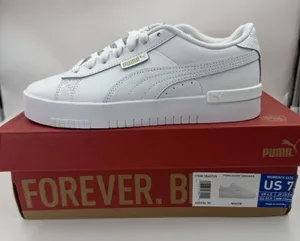 New PUMA Court Women’s Sneakers White Leather Low Top Casual Shoes Size 7 thumbnail 1