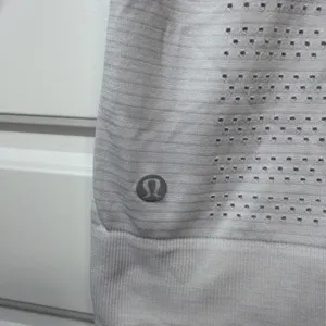 Lululemon Swiftly Tech Long Sleeve Women 4 Light Gray Perforated Mesh Top thumbnail 8