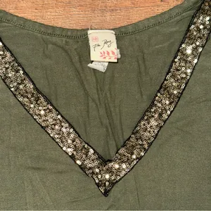 7th Ray Olive Green Sequin Trim Pocket V-Neck Top thumbnail 5