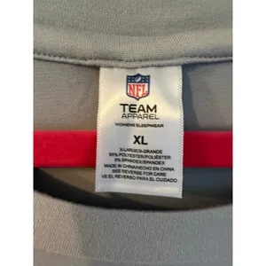 National Football League Team Apparel Pittsburgh Steelers Womens XL Grey Pink Long Sleeve Knit‎ Sleep Top NWT thumbnail 4