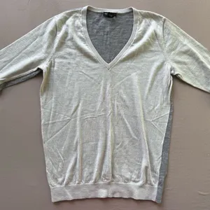 Club Monaco Colorblock Wool V-Neck Sweater thumbnail 3