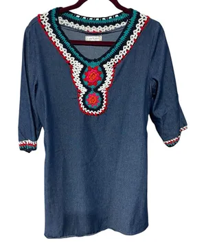Land R Fashion Denim Dress M Blue Crocheted Trim Flowers‎ Tie Belt Resort Boho thumbnail 1