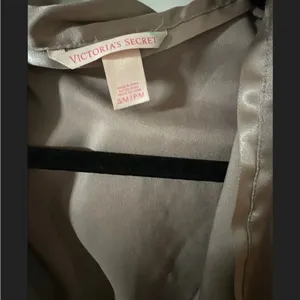 Victoria’s Secret silk robe thumbnail 2