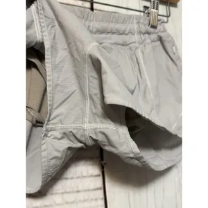 Lululemon Hotty Hot Shorts II 2" Inseam Lined Swift Size 4 White/Beige W7AHOR thumbnail 3