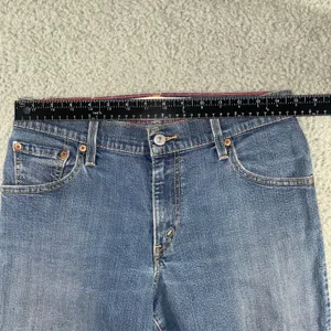 Levis 550 Relaxed Bootcut Jeans Women 8 Mid Rise 30x32 Y2K Western‎ Vintage thumbnail 4