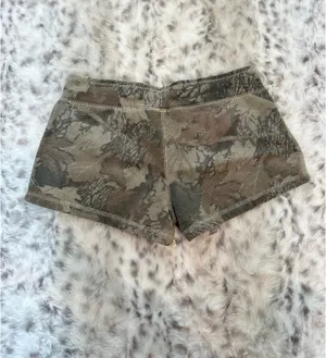 Brandy Melville Camo Sweatshorts thumbnail 2