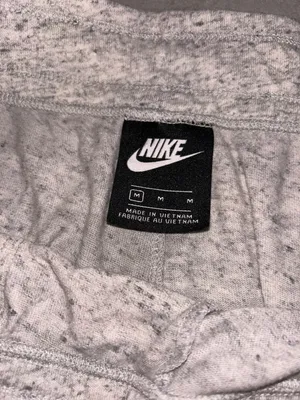 Nike Cropped Jogger Pants thumbnail 4