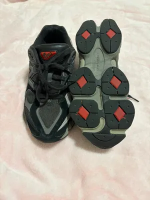 New Balance 9060 Women’s Sneakers thumbnail 5